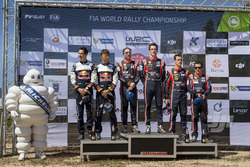 Podium : les vainqueurs Thierry Neuville, Nicolas Gilsoul, Hyundai i20 Coupe WRC, Hyundai Motorsport, les deuxièmes Sébastien Ogier, Julien Ingrassia, M-Sport, Ford Fiesta WRC, les troisièmes Dani Sordo, Marc Marti, Hyundai Motorsport, Hyundai i20 Coupe WRC