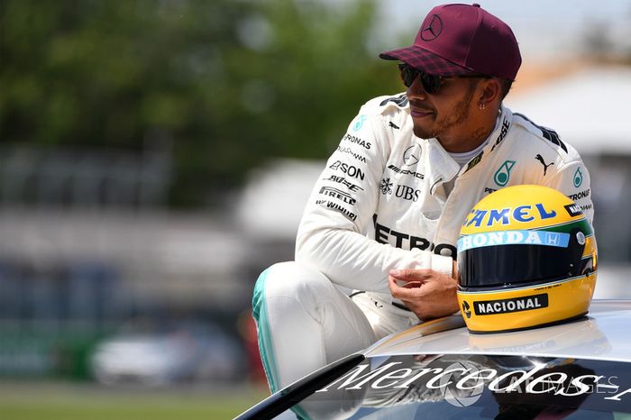 Ganador de la pole Lewis Hamilton, Mercedes AMG F1