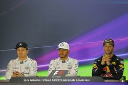 Conferencia de prensa: ganador de la pole Lewis Hamilton, Mercedes AMG F1, segundo lugar de Nico Ros