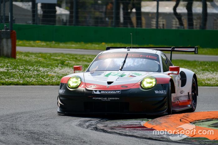 #91 Porsche Team Porsche 911 RSR: Richard Lietz, Frédéric Makowiecki
