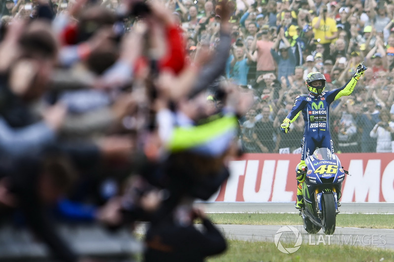 Победитель Валентино Росси, Yamaha Factory Racing