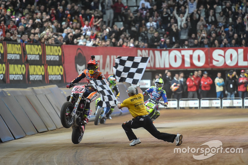 Marc Márquez se lleva la bandera a cuadros