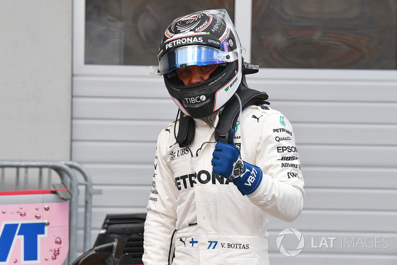 Ganador de la pole Valtteri Bottas, Mercedes AMG F1