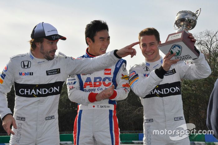 Takuma Sato, Fernando Alonso y Stoffel Vandoorne