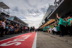 Race winner Valtteri Bottas, Mercedes AMG F1, celebrates, Lewis Hamilton, Mercedes AMG F1, the Mercedes team