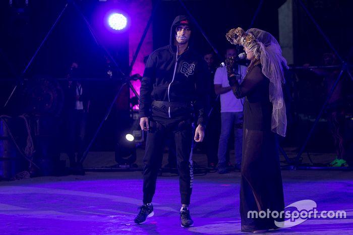 Daniel Ricciardo, Red Bull Racing en el Ofrendomo personificado de calavera