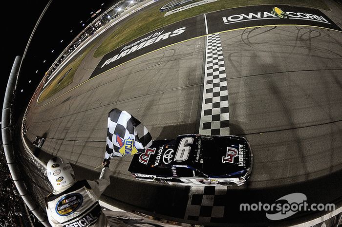 William Byron foi o vencedor da etapa de Iowa da NASCAR Truck Series no sábado