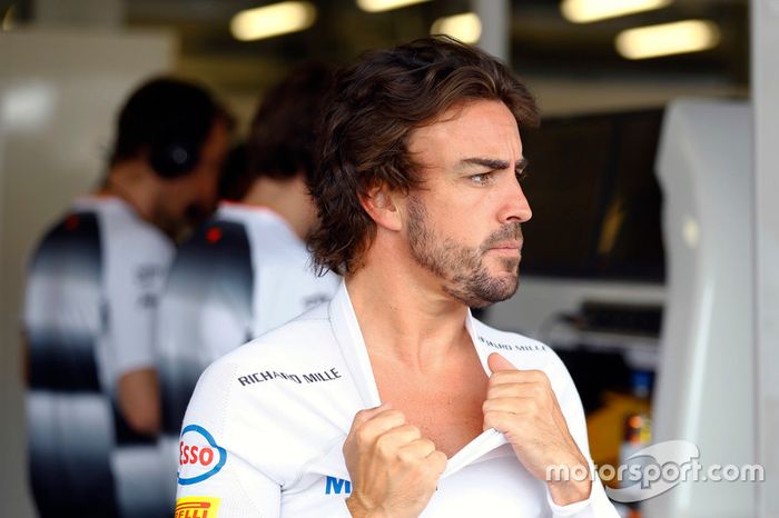 Y la cruz en Azerbaiyán le toca esta vez a Alonso