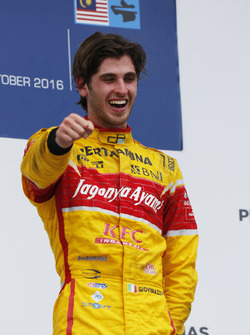 Ganador de la carrera Antonio Giovinazzi, PREMA Racing
