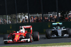 Себастьян Феттель, Ferrari SF16-H и Нико Росберг, Mercedes AMG F1 Team W07