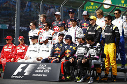 Pilotlar grup fotoğrafı: Valtteri Bottas, Mercedes AMG, Lewis Hamilton, Mercedes AMG, Daniel Ricciar