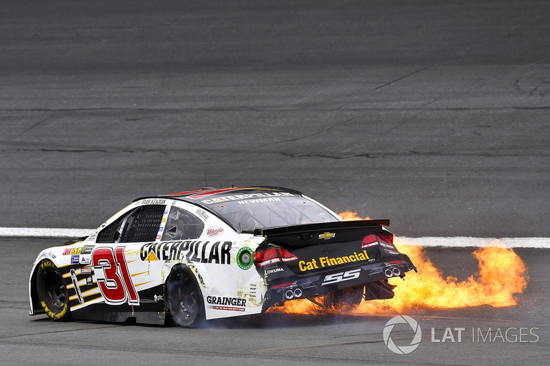 Crash: Ryan Newman, Richard Childress Racing Chevrolet