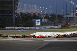 Départ : Valtteri Bottas, Mercedes F1 W08, Sebastian Vettel, Ferrari SF70H, Lewis Hamilton, Mercedes F1 W08, Max Verstappen, Red Bull Racing RB13, Daniel Ricciardo, Red Bull Racing RB13
