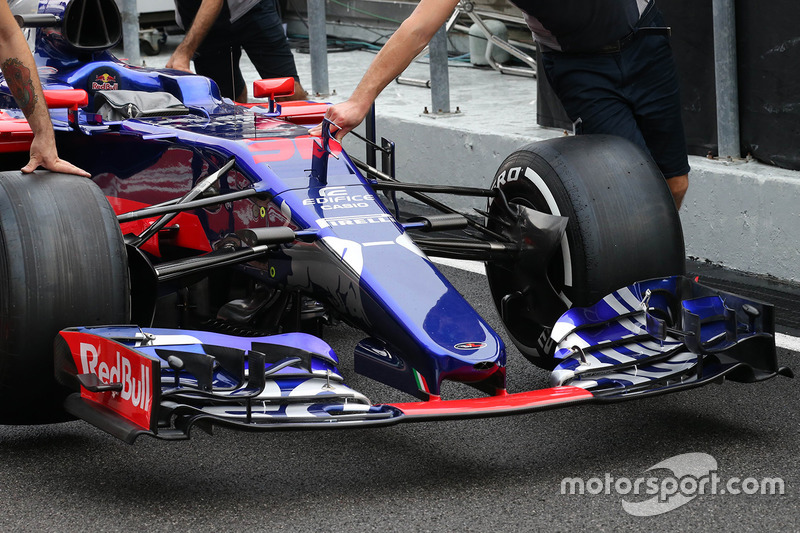 Nouveau nez de la Scuderia Toro Rosso STR12