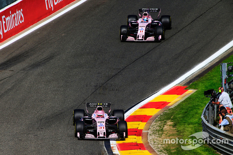 Esteban Ocon, Sahara Force India VJM10, Sergio Perez, Sahara Force India VJM10