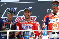 Podium: segundo, Maverick Viñales, Yamaha Factory Racing, Ganador, Andrea Dovizioso, Ducati Team, te