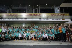 Nico Rosberg, Mercedes AMG F1 celebra su campeonato con el equipo y su esposa  Vivian Rosberg