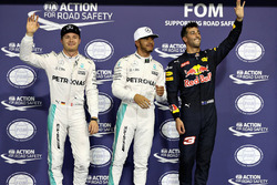 Поул-позиція Льюїс Хемілтон, Mercedes AMG F1, друге місце Ніко Росберг, Mercedes AMG F1, третє місце