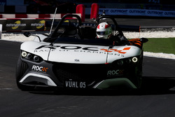 Tom Kristensen maneja el VUHL 05