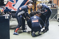 Cyril Despres, Carlos Sainz, Stéphane Peterhansel, Peugeot Sport 