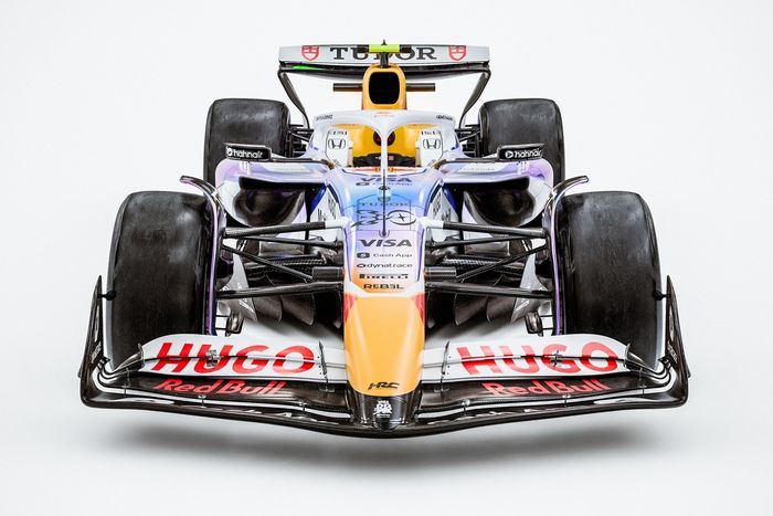 レーシングブルズ、F1ラスベガスGPはホログラフィック仕様に！ 特別