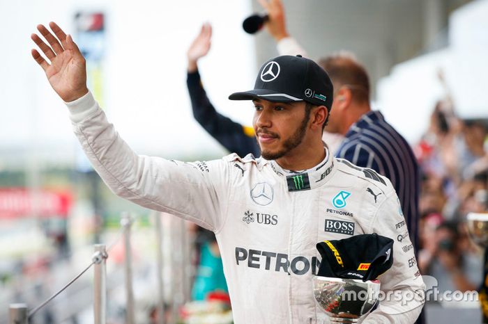 Podio: tercero, Lewis Hamilton, Mercedes AMG F1