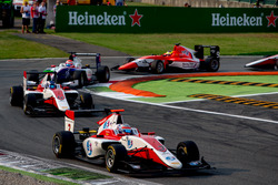 Alexander Albon, ART Grand Prix; Nyck De Vries, ART Grand Prix
