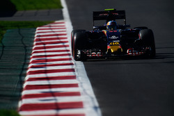 Карлос Сайнс-мол., Scuderia Toro Rosso STR11