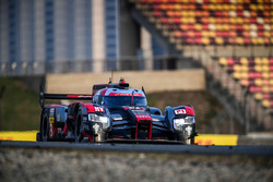 #8 Audi Sport Team Joest Audi R18 e-tron quattro: Лукас ди Грасси, Лоик Дюваль, Оливер Джарвис