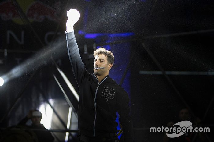Daniel Ricciardo, Red Bull Racing en el Ofrendomo personificado de calavera
