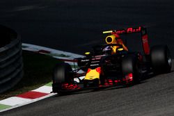 Max Verstappen, Red Bull Racing RB12 with the Halo cockpit cover