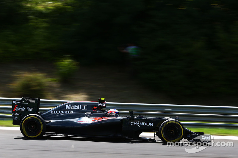 8. Jenson Button, McLaren MP4-31
