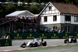 Felipe Massa, Williams FW38 Mercedes; Sergio Perez, Force India VJM09 Mercedes