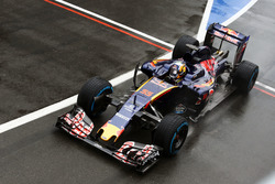 Carlos Sainz Jr., Scuderia Toro Rosso STR11