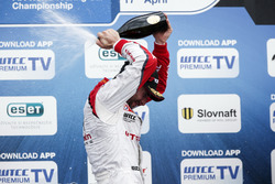 Победитель гонки Хосе-Мария Лопес, Citroën World Touring Car Team, Citroën C-Elysée WTCC