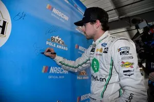 Ryan Blaney, Team Penske, Ford Mustang MoneyLion wins the pole 