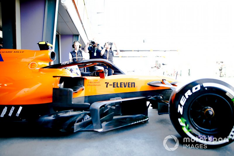 Lando Norris, McLaren MCL34, leaves the garage
