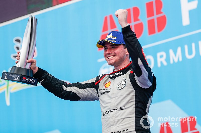 Oliver Rowland, Nissan e.dams, celebrates on the podium