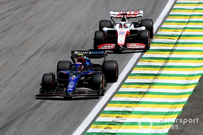 Nicholas Latifi, Williams FW44, Kevin Magnussen, Haas VF-22