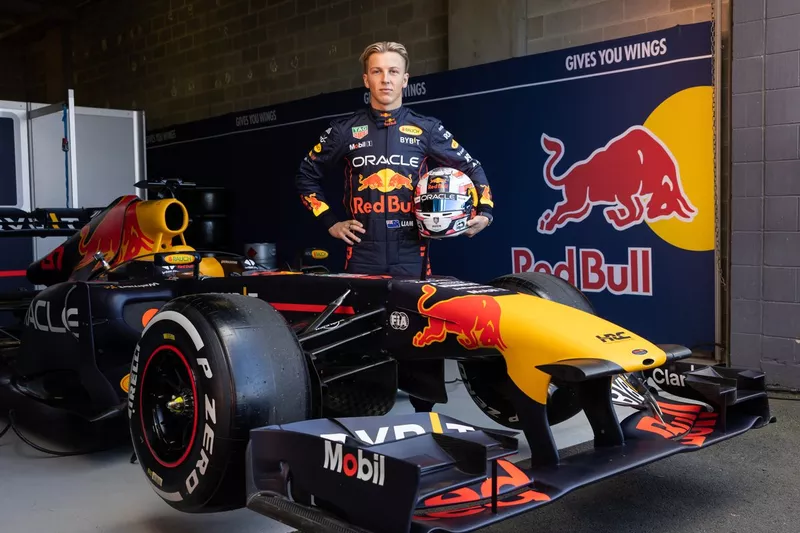 Liam Lawson, Red Bull RB7 