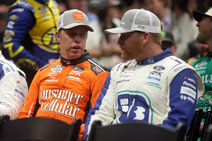 Brad Keselowski, Roush Fenway Keselowski Racing Ford, Chris Buescher, Roush Fenway Keselowski Racing Ford
