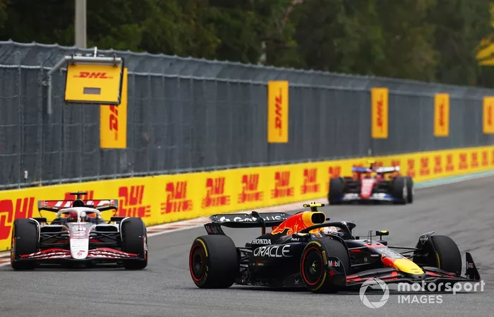 Lewis Hamilton, Ferrari, Esteban Ocon, Haas F1 Team, Yuki Tsunoda, Red Bull Racing Team