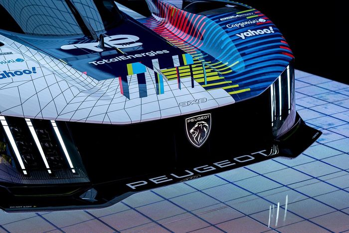 	
Peugeot 9X8 LMH con la decoración para las 24h de Le Mans