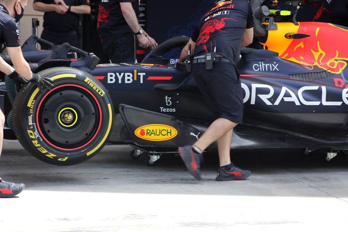 Detalles de los pontones del Red Bull Racing RB18