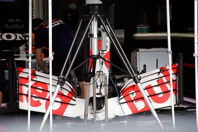 Alerón delantero del Red Bull Racing RB16B