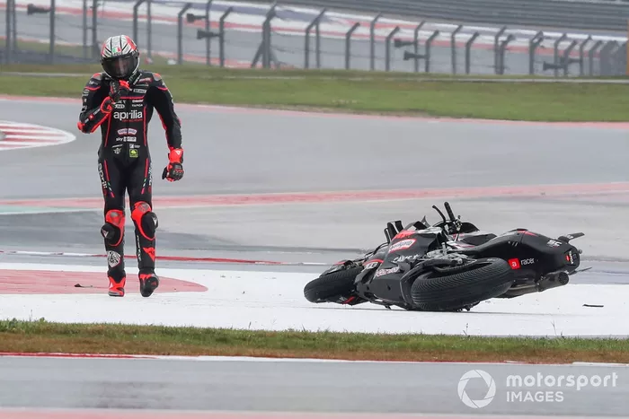 Marco Bezzecchi, Aprilia Racing, crash