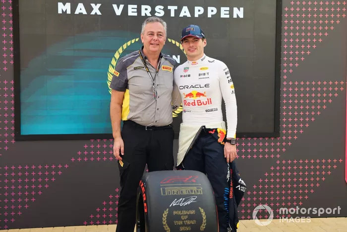 Mario Isola, Head of Pirelli Motorsport, presents Max Verstappen, Red Bull Racing, with the Pirelli Pole Man of the Year Award