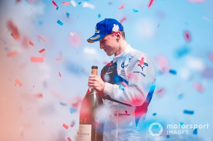 Podio: ganador de la carrera Maximilian Günther, BMW I Andretti Motorsports