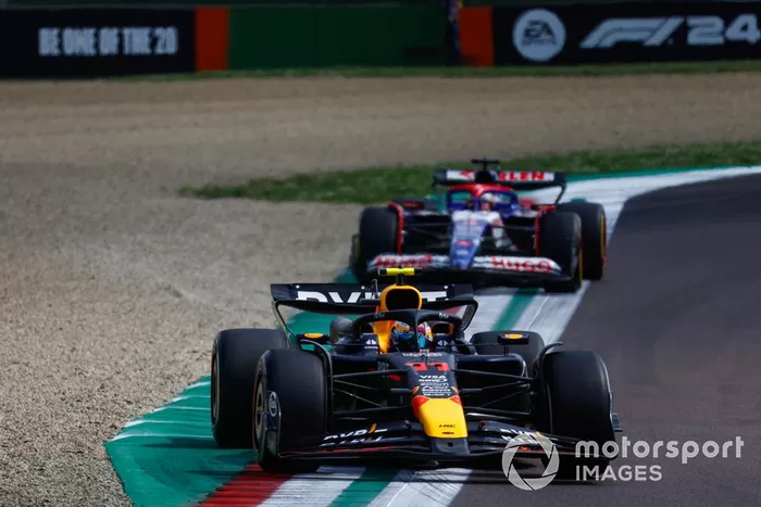 Sergio Pérez, Red Bull Racing RB20, Daniel Ricciardo, RB F1 Team VCARB 01