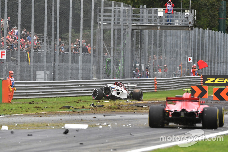 Marcus Ericsson, Sauber C37 crash